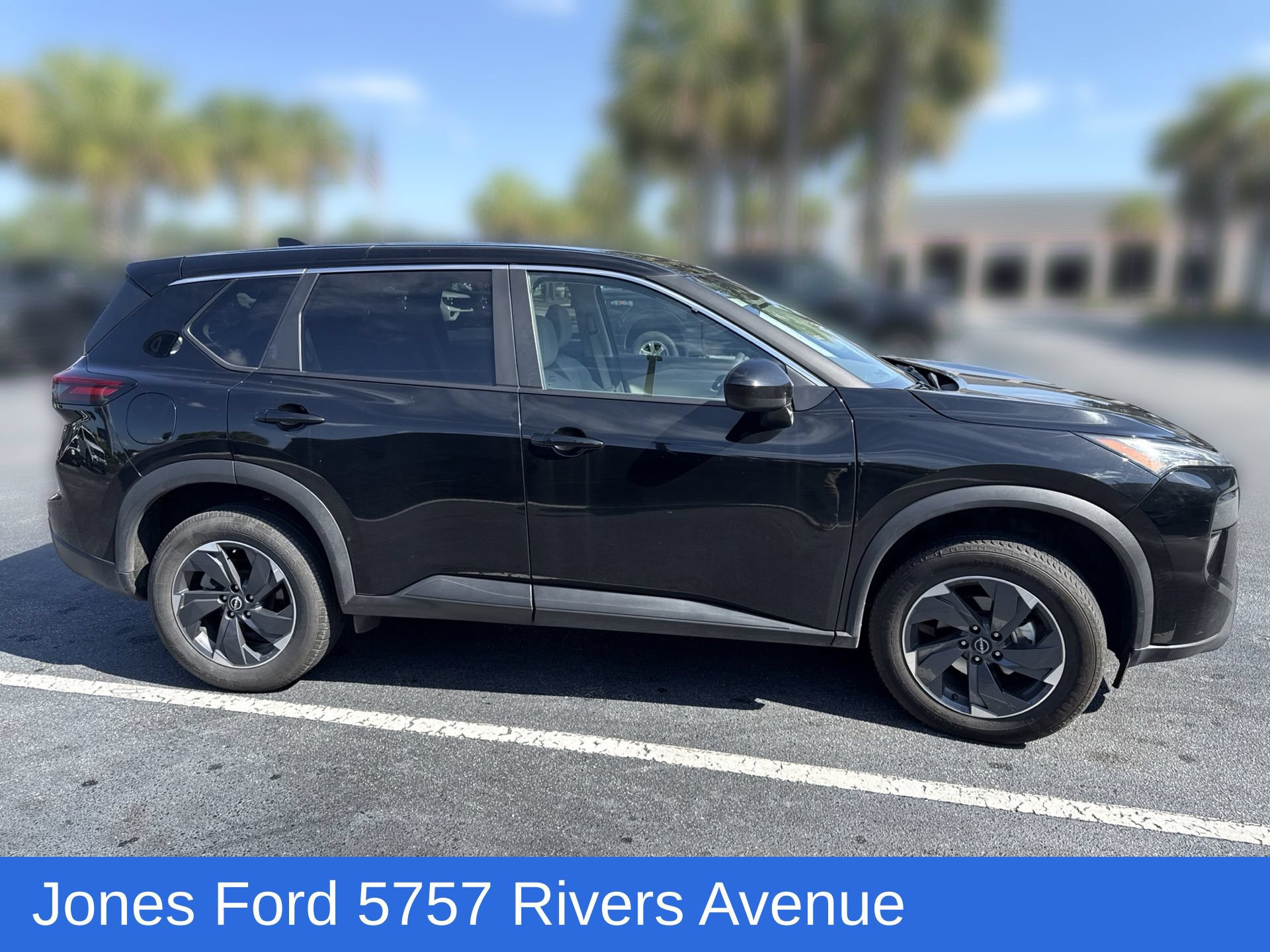 Used 2025 Nissan Rogue SV FWD image 3