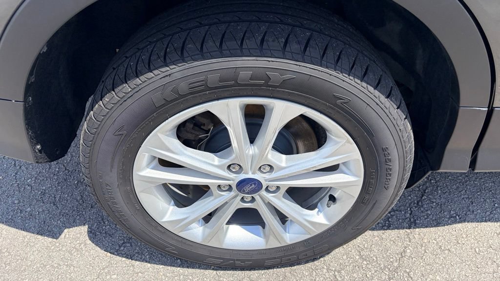 Certified 2018 Ford Escape SE w/ SE Sync 3 Package AWD/4WD image 29