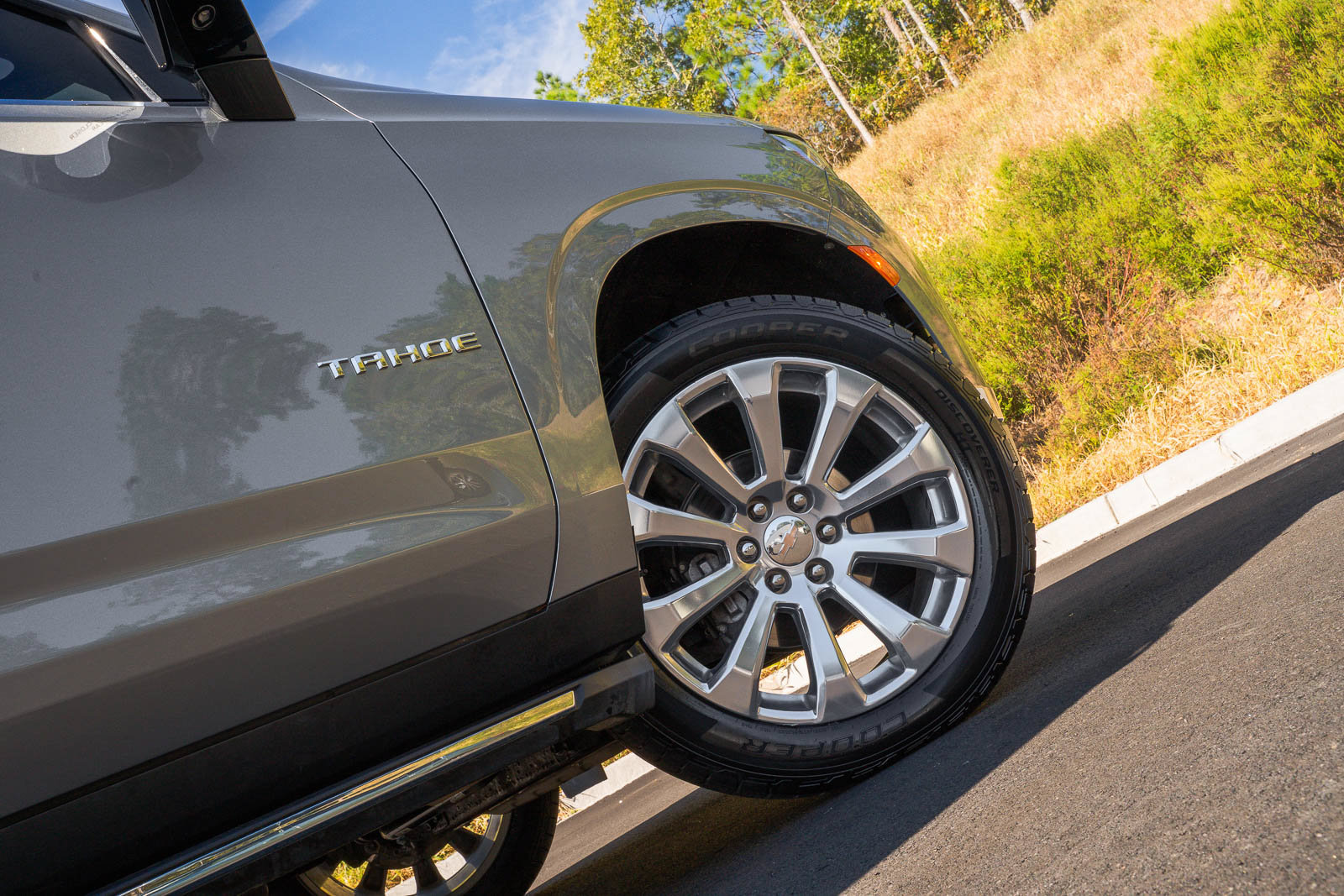 Used 2024 Chevrolet Tahoe Premier w/ Premium Package RWD image 19