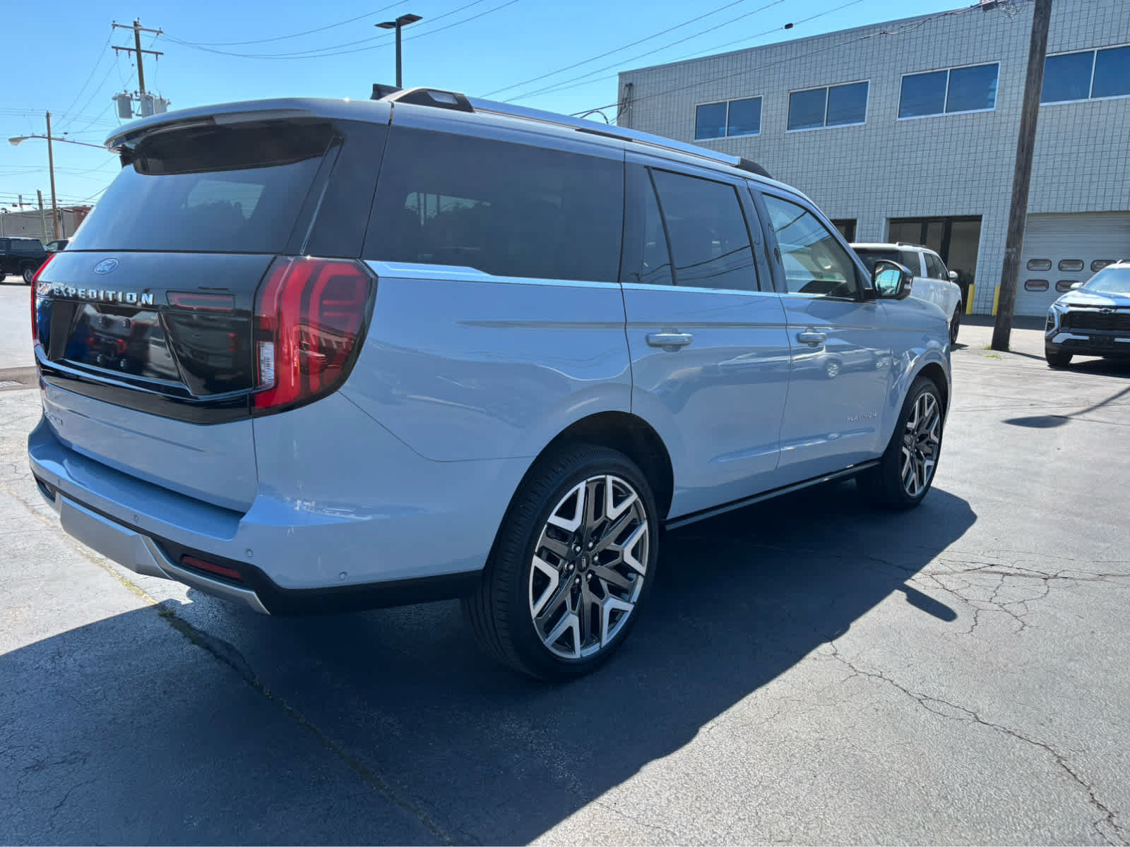 Certified 2025 Ford Expedition Platinum w/ Platinum Ultimate Package AWD/4WD image 4