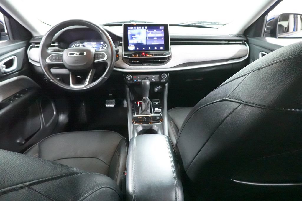 Used 2022 Jeep Compass Latitude image 10