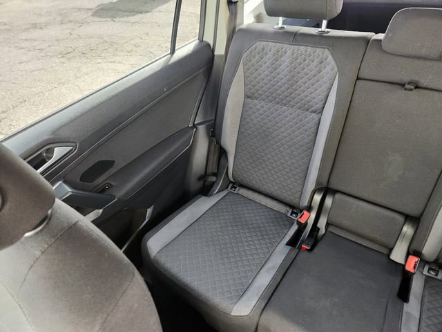 Used 2020 Volkswagen Tiguan S image 16