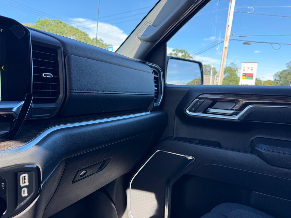 Used 2025 Chevrolet Silverado 1500 RST AWD/4WD image 28