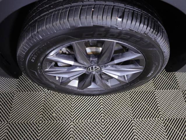 Used 2022 Volkswagen Tiguan SE AWD/4WD image 40