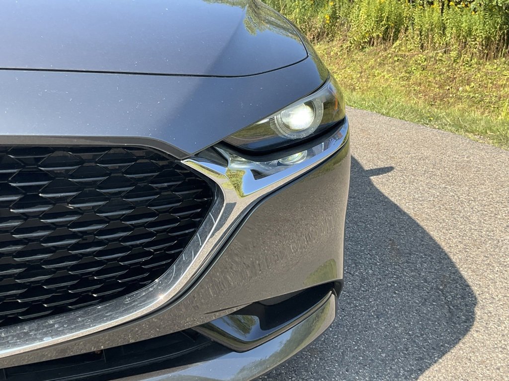 Used 2019 MAZDA MAZDA3 Premium image 2