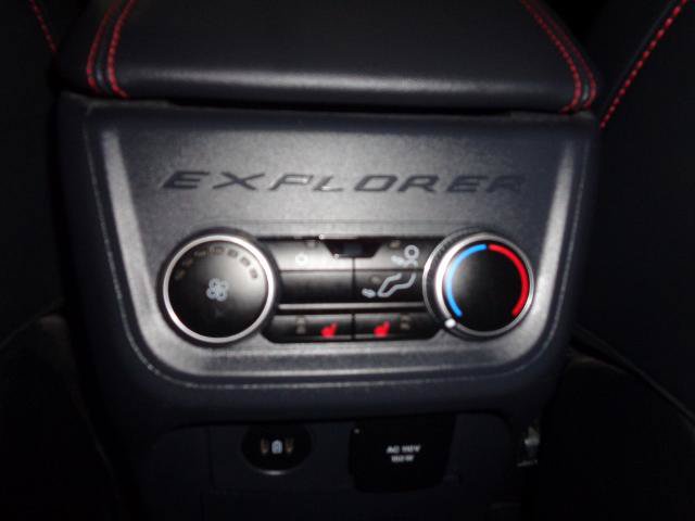 Certified 2025 Ford Explorer ST AWD/4WD image 9