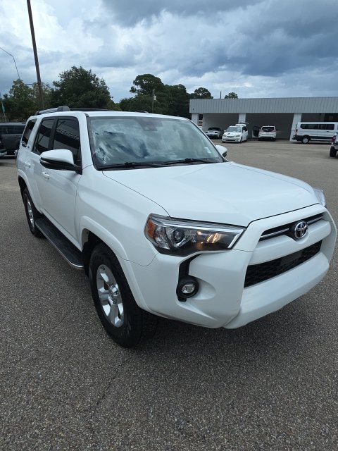 Used 2023 Toyota 4Runner SR5 Premium w/ Moonroof Package RWD image 2