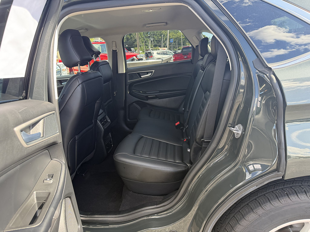 Certified 2024 Ford Edge SEL w/ Convenience Package AWD/4WD image 12