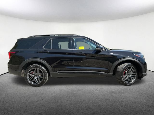 Certified 2025 Ford Explorer ST-Line w/ ST-Line Street Pack AWD/4WD image 16