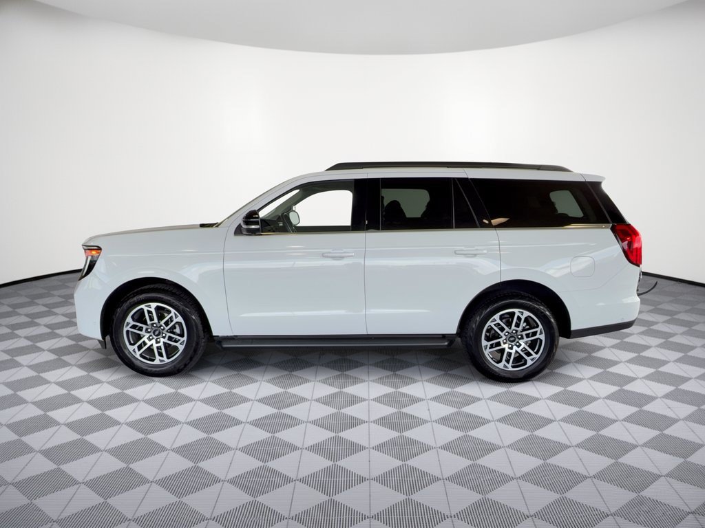Certified 2025 Ford Expedition Active AWD/4WD image 2
