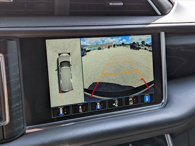 Used 2022 GMC Yukon XL Denali AWD/4WD image 28
