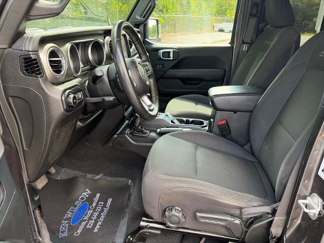 Used 2018 Jeep Wrangler Unlimited Sahara AWD/4WD image 17