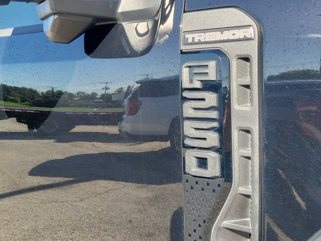 Certified 2024 Ford F250 Lariat w/ Lariat Ultimate Package AWD/4WD image 12