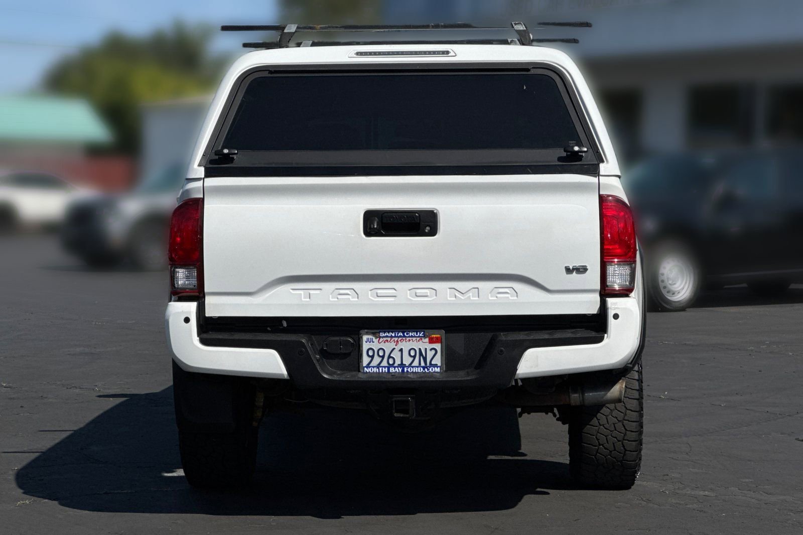 Used 2017 Toyota Tacoma TRD Off-Road AWD/4WD image 31