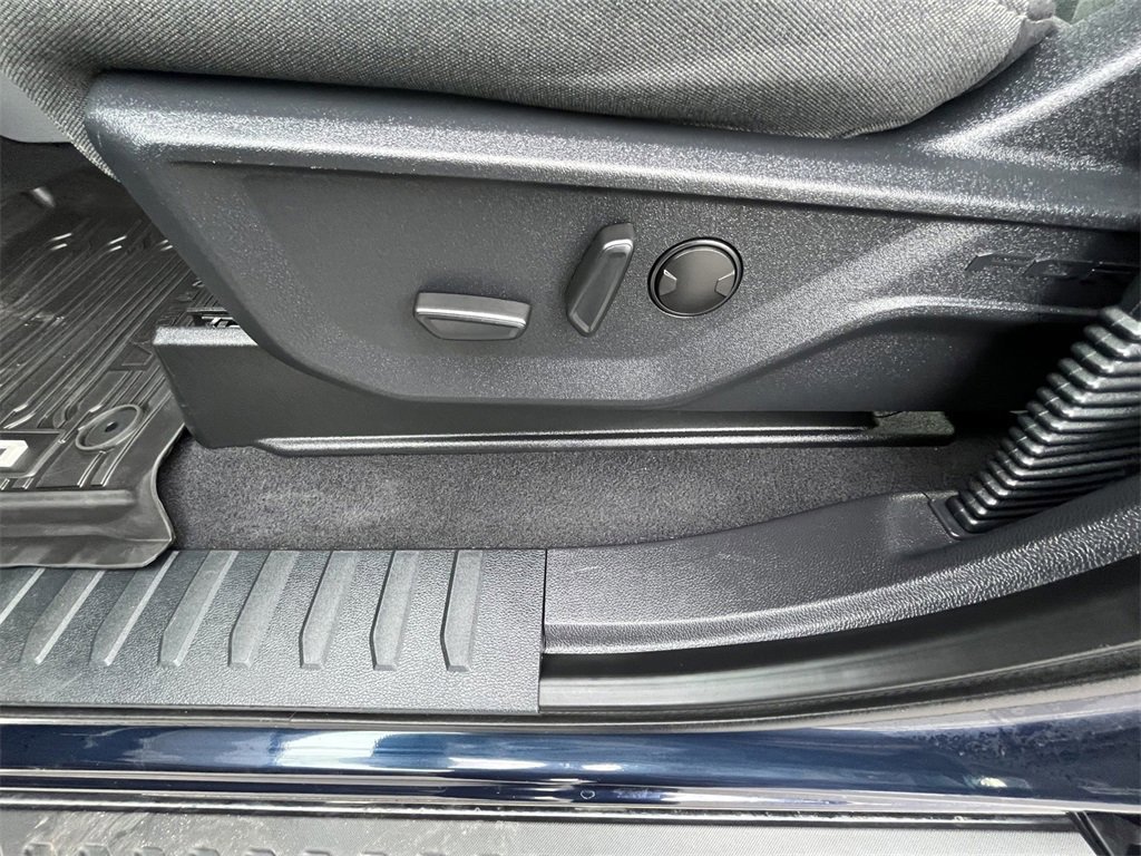 Certified 2023 Ford F150 XLT w/ Equipment Group 302A High image 11