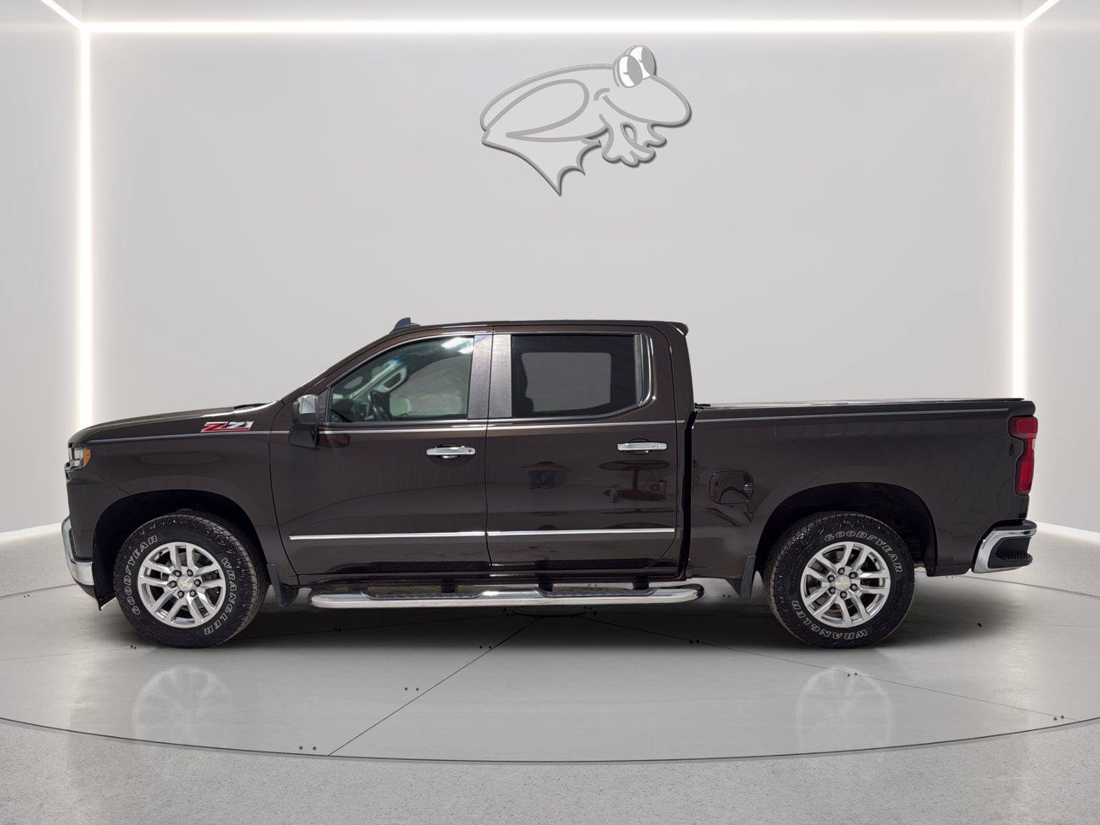 Used 2019 Chevrolet Silverado 1500 LT w/ All-Star Edition AWD/4WD image 2