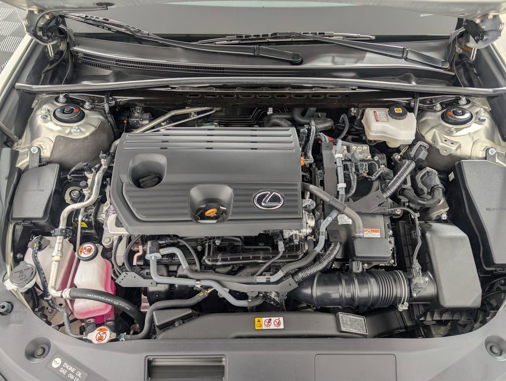 Used 2023 Lexus ES 300h w/ Premium Package image 6