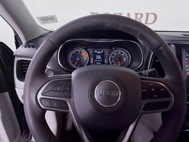 Used 2020 Jeep Cherokee Latitude Plus w/ Comfort/Convenience Group AWD/4WD image 13