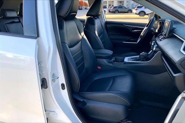 Used 2021 Toyota RAV4 XLE Premium image 10