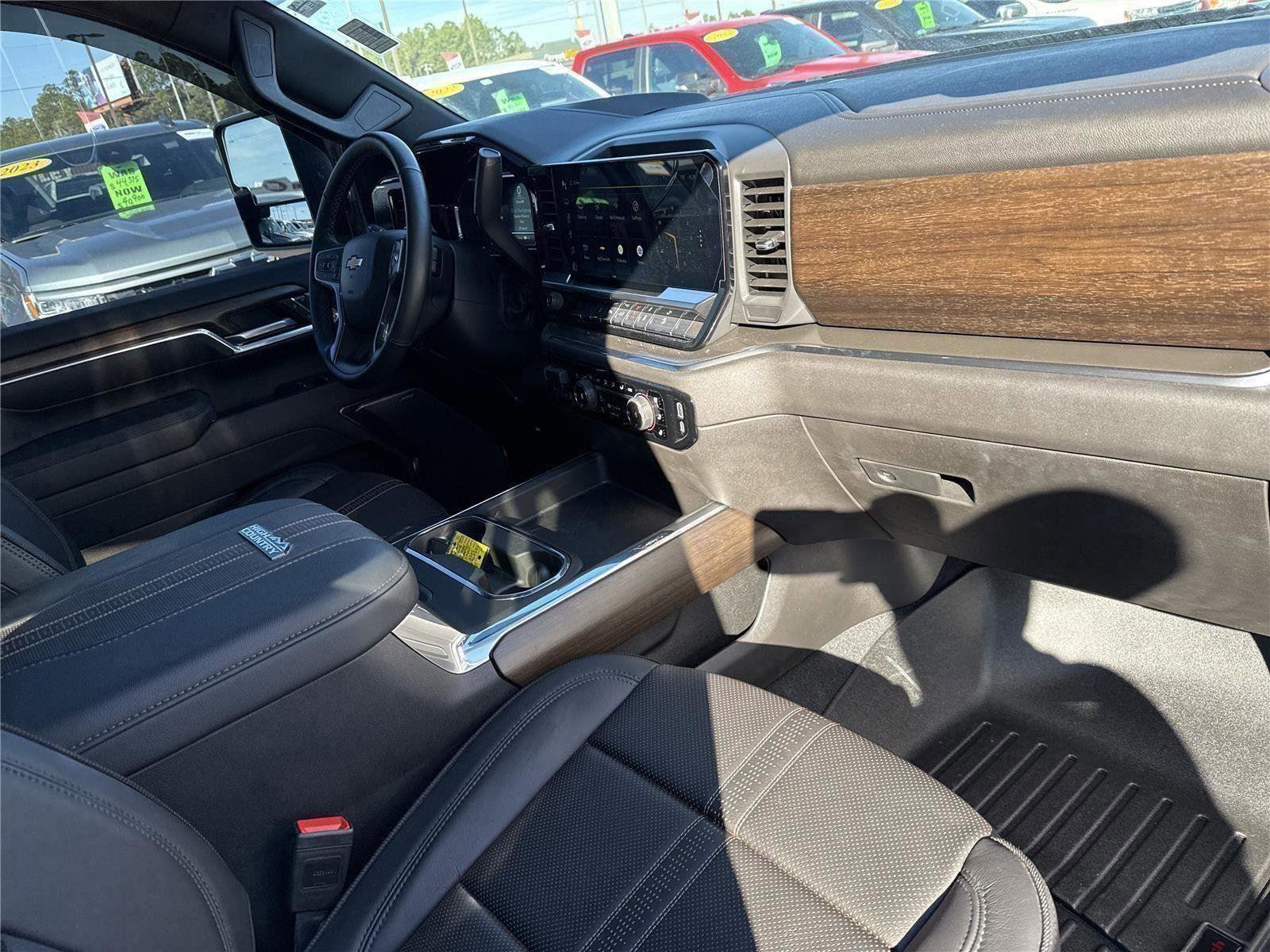 Used 2025 Chevrolet Silverado 2500 High Country w/ High Country Premium Package image 21