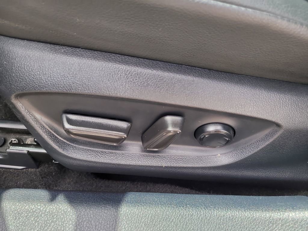 Used 2023 Toyota Camry SE image 16