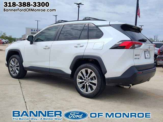 Used 2023 Toyota RAV4 XLE Premium FWD image 4