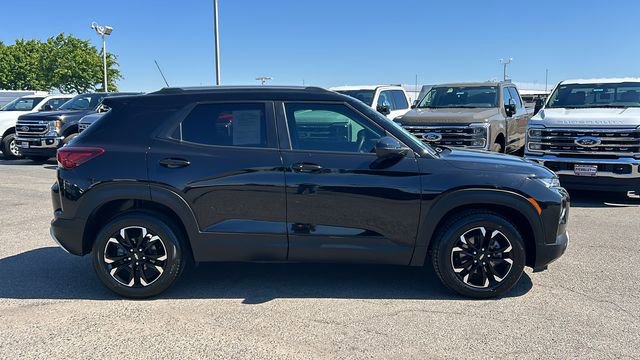 Used 2021 Chevrolet TrailBlazer LT image 2