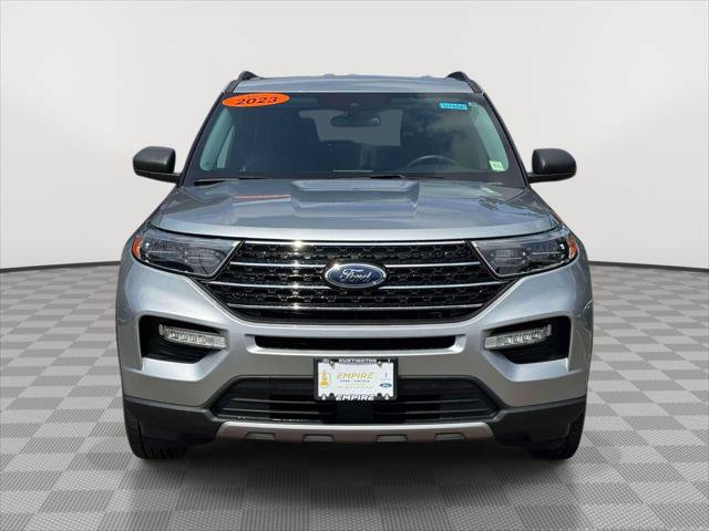 Certified 2023 Ford Explorer XLT w/ Equipment Group 202A AWD/4WD image 2