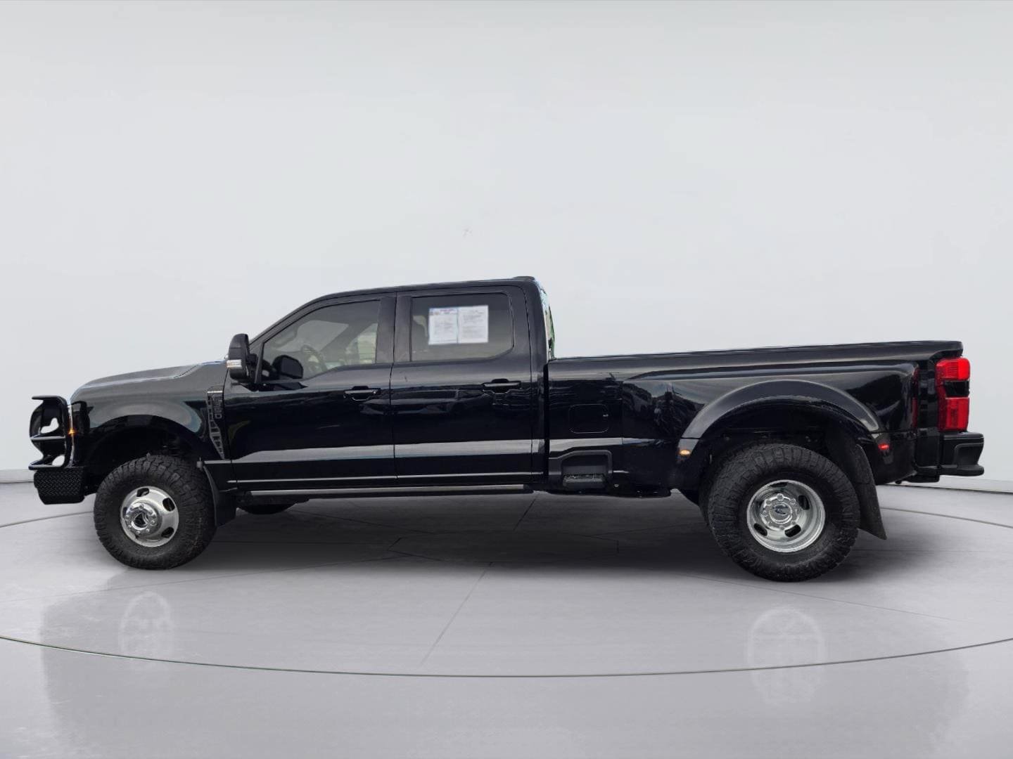 Certified 2025 Ford F350 Platinum AWD/4WD image 5