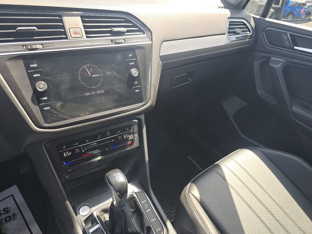 Used 2022 Volkswagen Tiguan SE AWD/4WD image 28