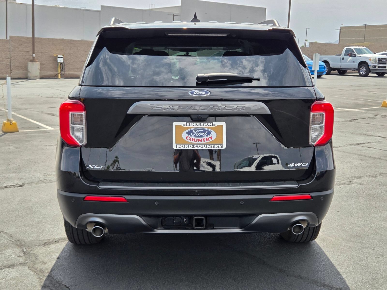 Certified 2023 Ford Explorer XLT w/ Equipment Group 202A AWD/4WD image 5