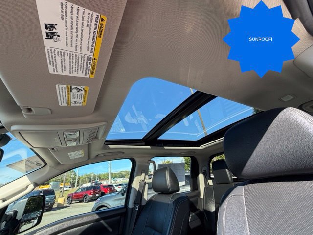 Used 2020 Nissan Titan SL w/ Moonroof Package RWD image 29