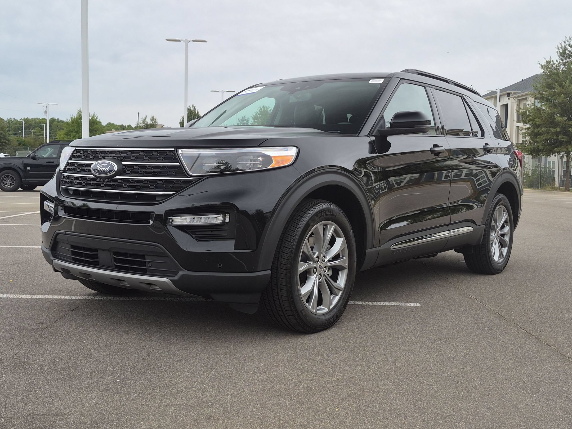 Certified 2024 Ford Explorer XLT w/ Equipment Group 202A AWD/4WD image 8
