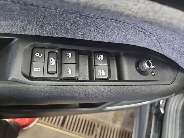 Used 2024 Jeep Compass Latitude AWD/4WD image 26