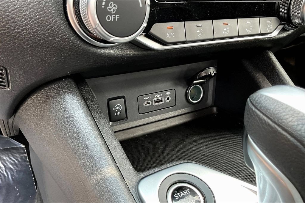 Used 2025 Nissan Sentra SV FWD image 18