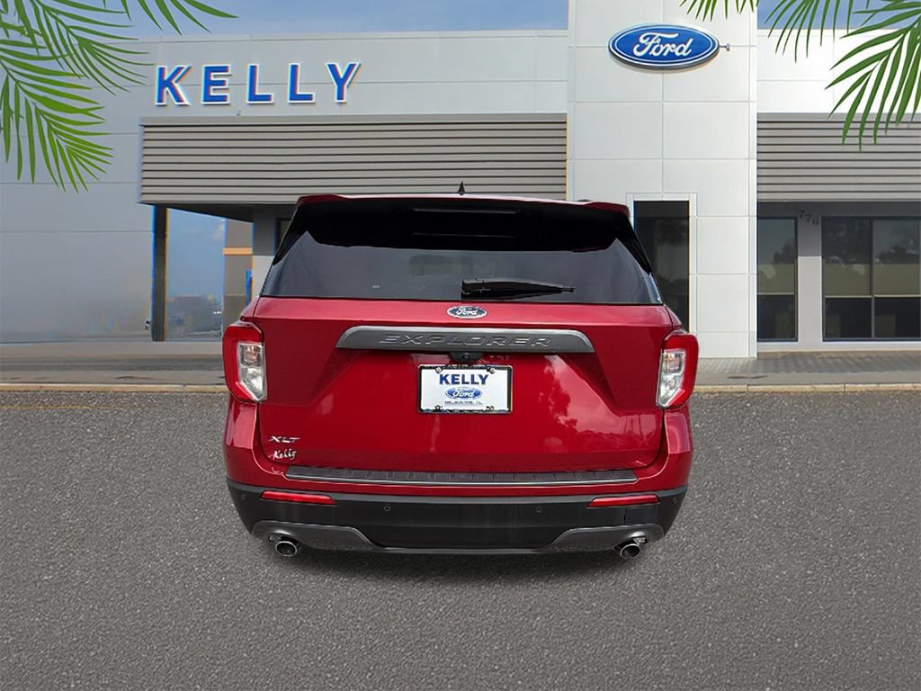 Certified 2022 Ford Explorer XLT w/ Equipment Group 202A RWD image 4