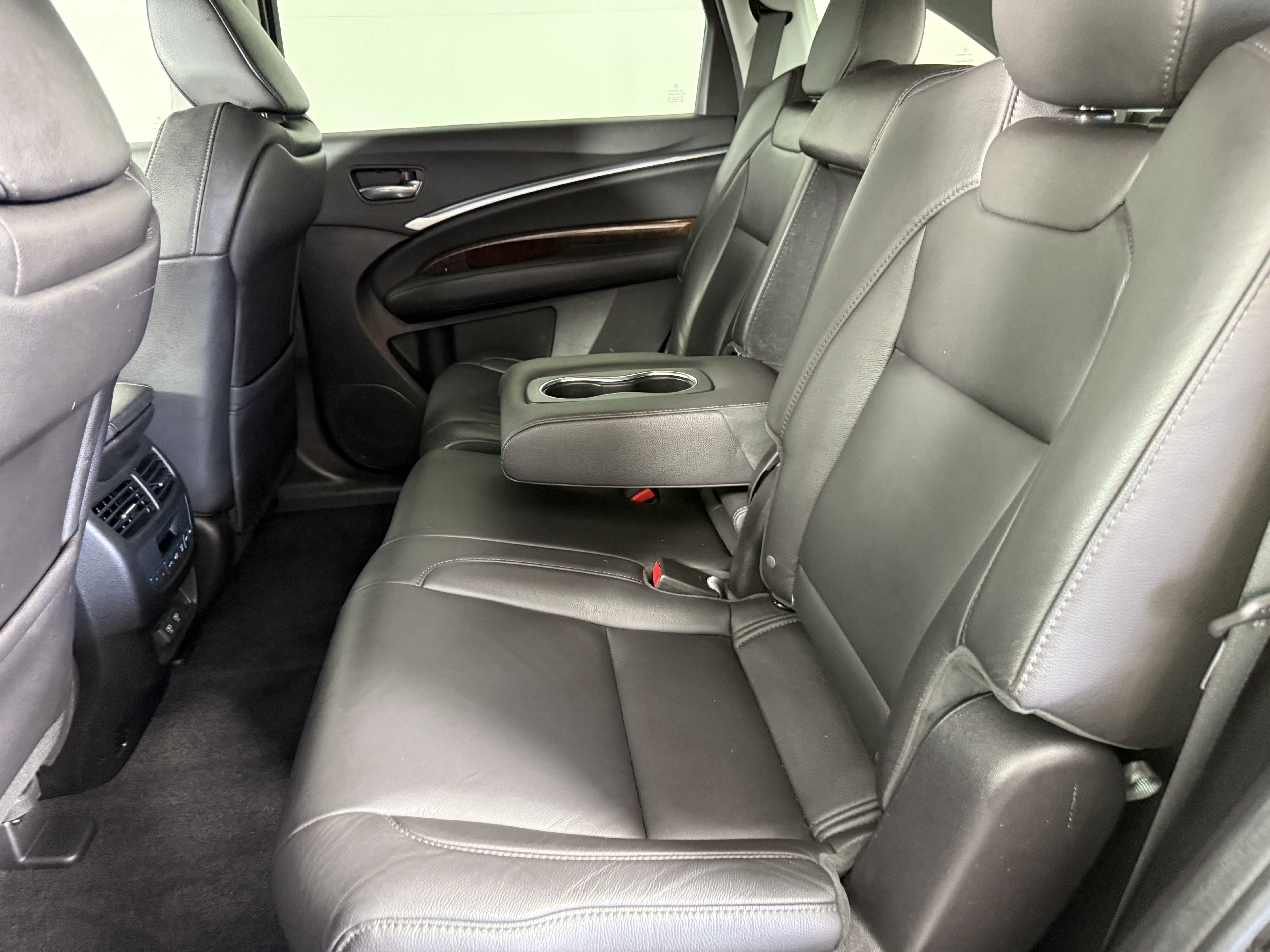 Used 2020 Acura MDX FWD image 16