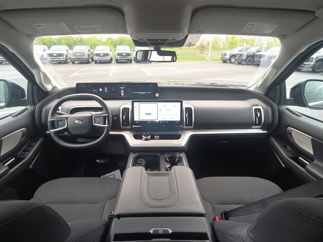 Certified 2025 Ford Expedition Active AWD/4WD image 24