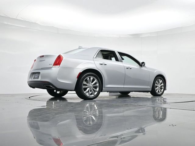 Used 2020 Chrysler 300 Limited image 30