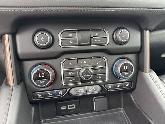 Used 2024 Chevrolet Tahoe High Country RWD image 11