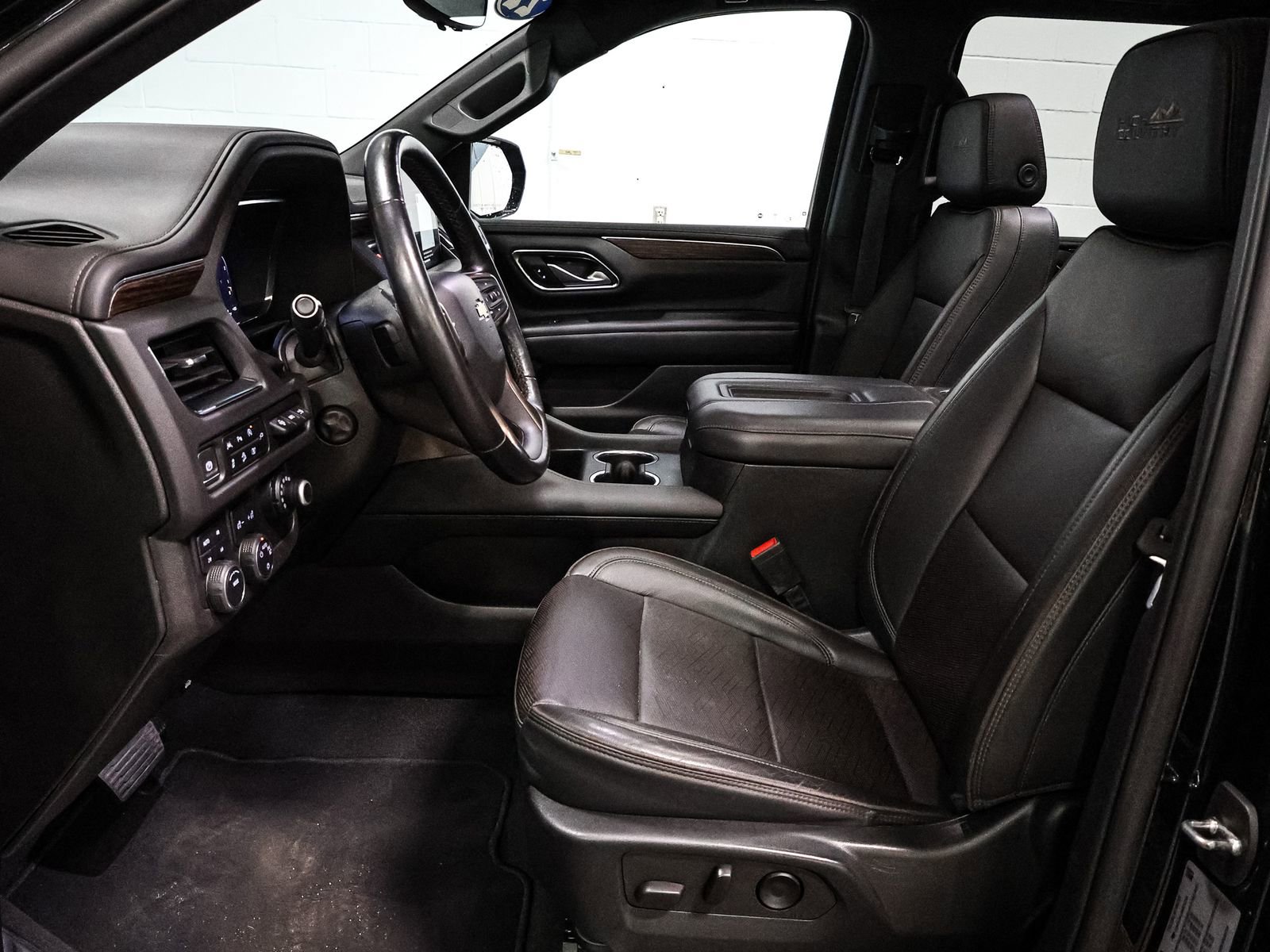 Used 2022 Chevrolet Suburban High Country AWD/4WD image 23