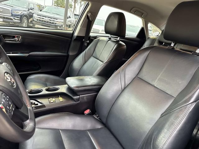 Used 2018 Toyota Avalon XLE image 17