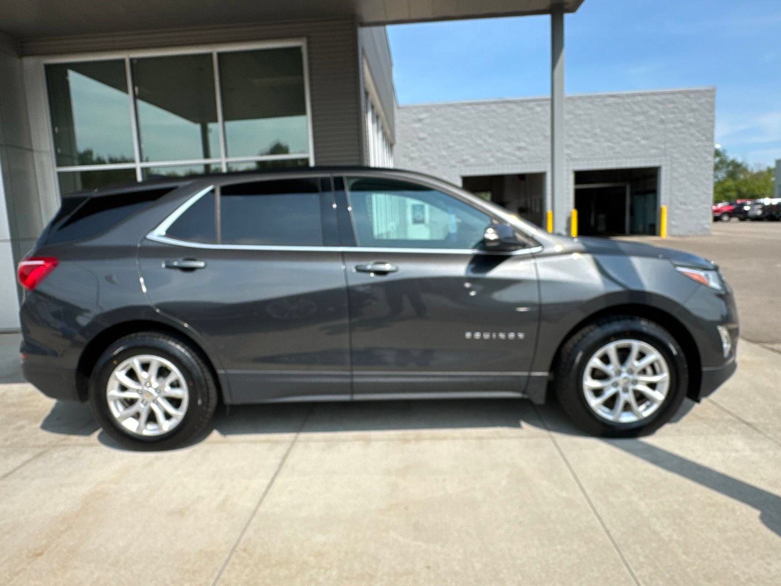 Used 2018 Chevrolet Equinox LT AWD/4WD image 9