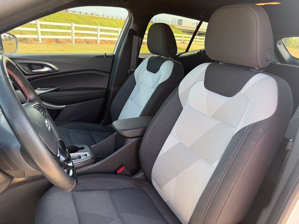 Used 2024 Chevrolet Trax RS FWD image 12