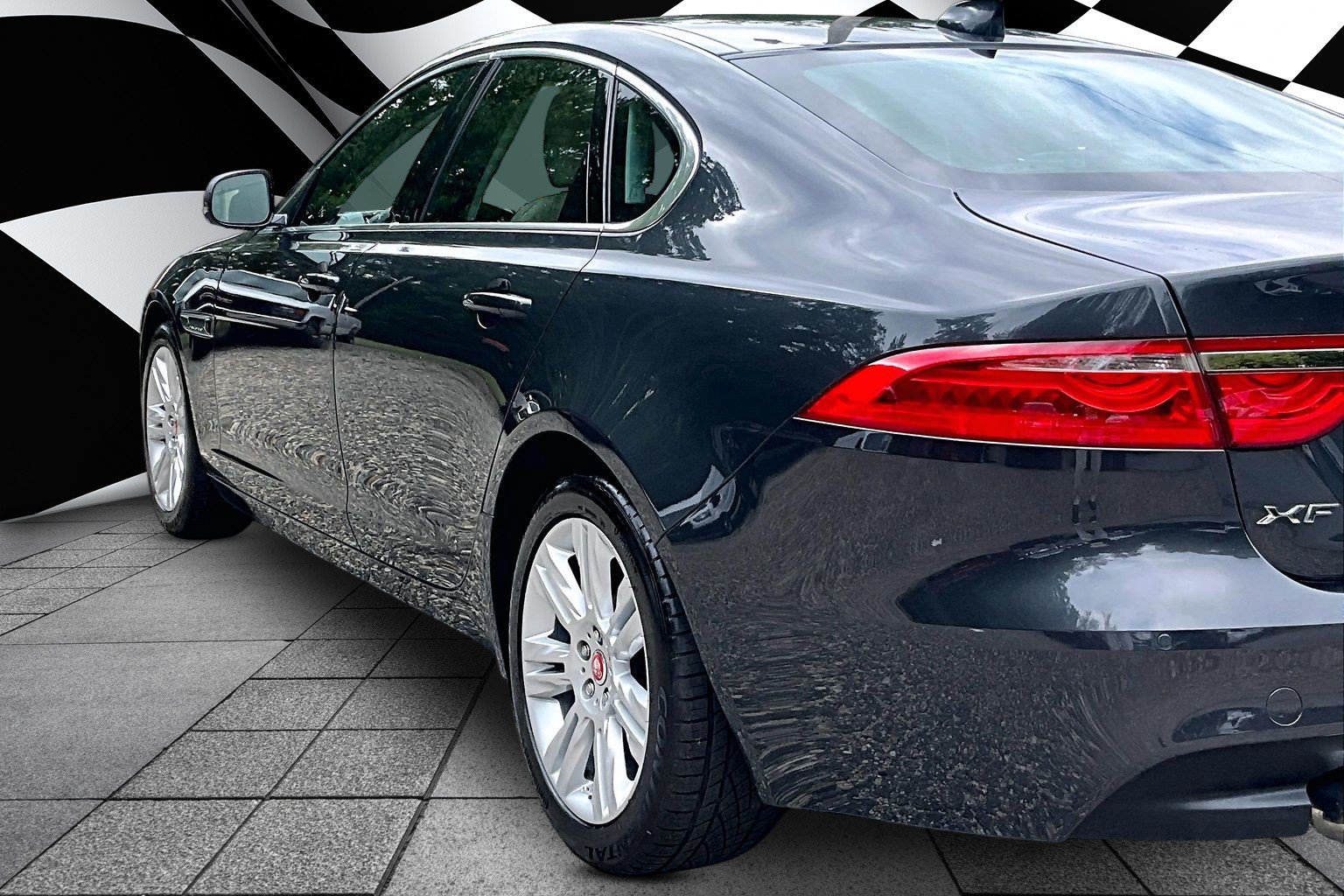 Used 2017 Jaguar XF Premium AWD/4WD image 14