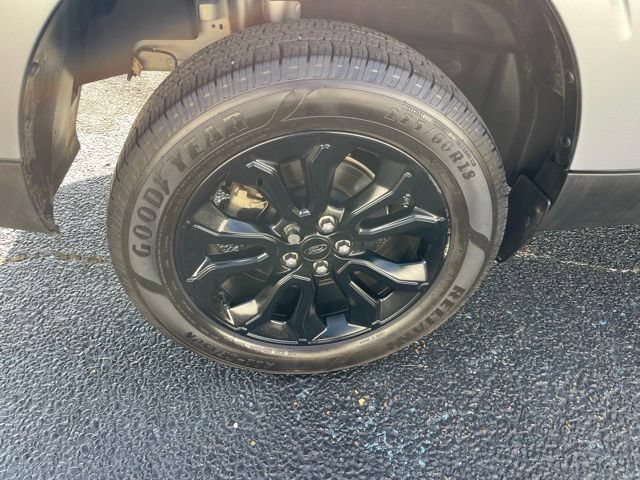 Certified 2024 Ford Maverick XLT w/ XLT Luxury Package FWD image 9