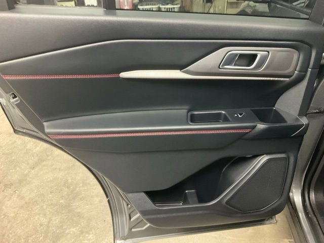 Certified 2025 Ford Explorer ST-Line w/ ST-Line Street Pack image 15