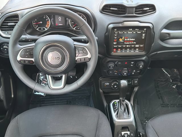 Used 2023 Jeep Renegade Latitude w/ Sun & Fun Group AWD/4WD image 22