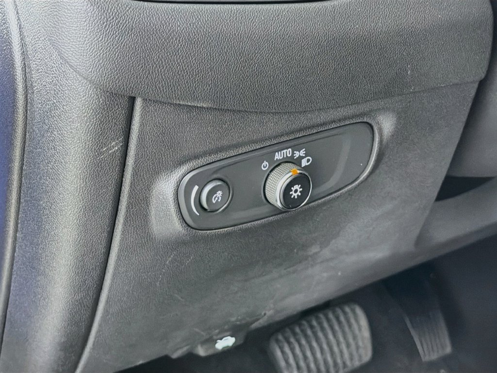 Used 2024 Chevrolet Equinox LT FWD image 13