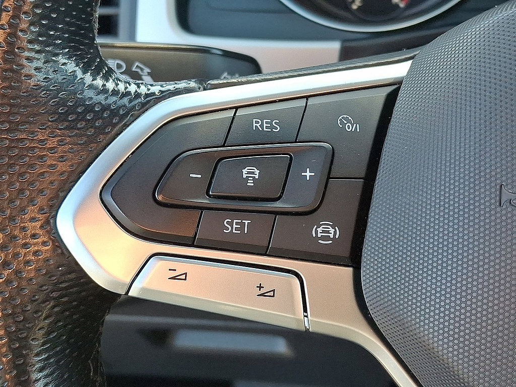 Used 2021 Volkswagen Atlas Cross Sport SE w/ Panoramic Sunroof Package AWD/4WD image 23